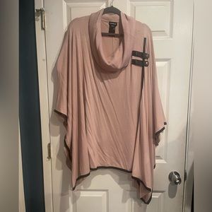 Bebe rose pink poncho m/L NWOT’s